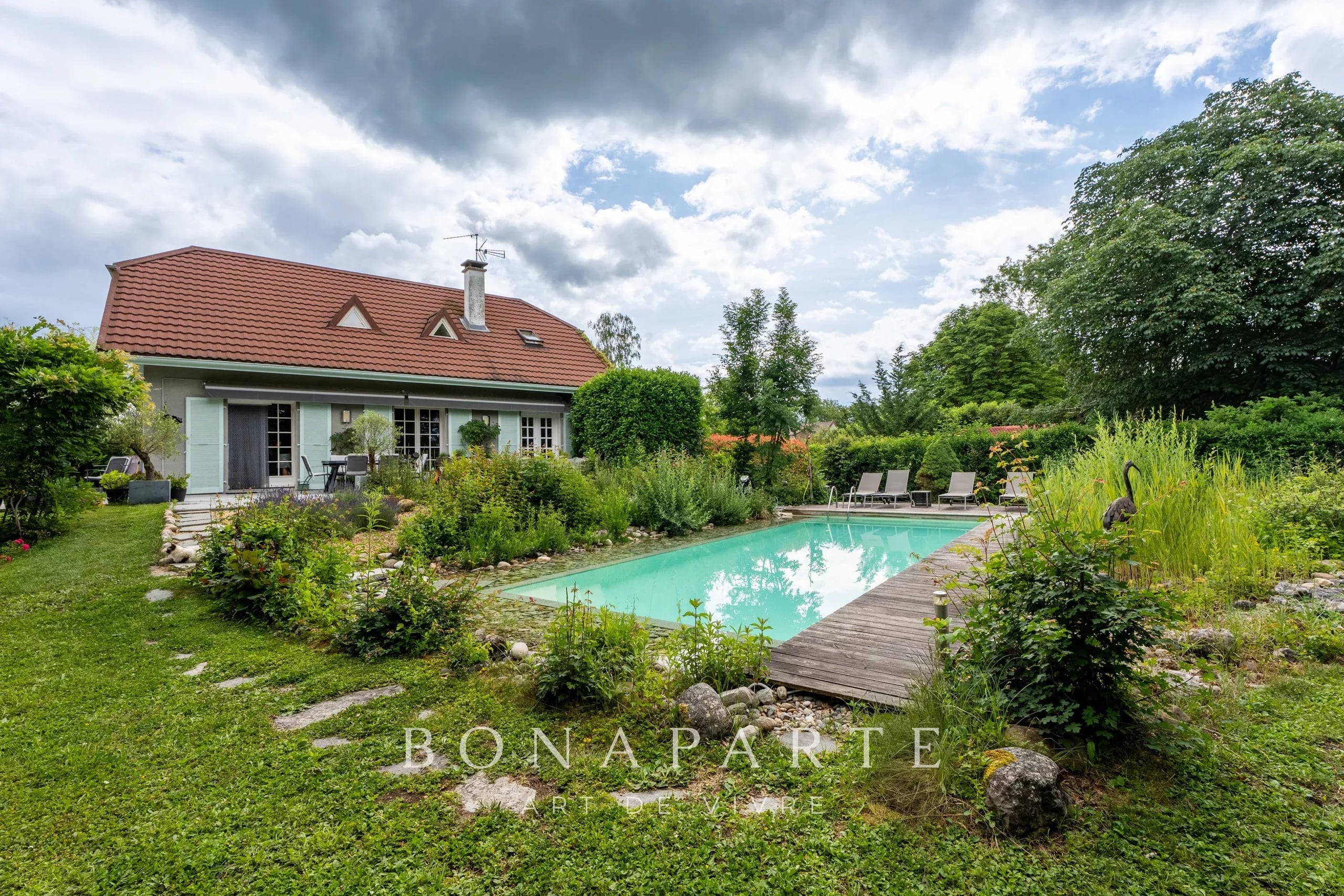 BRETIGNY – PROPRIETE DE CARACTERE AVEC PISCINE